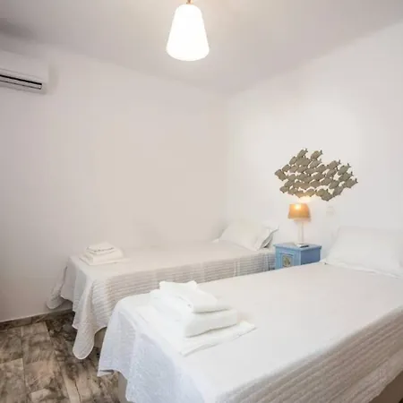 Villa Refreshing Bright Near The Livadiá