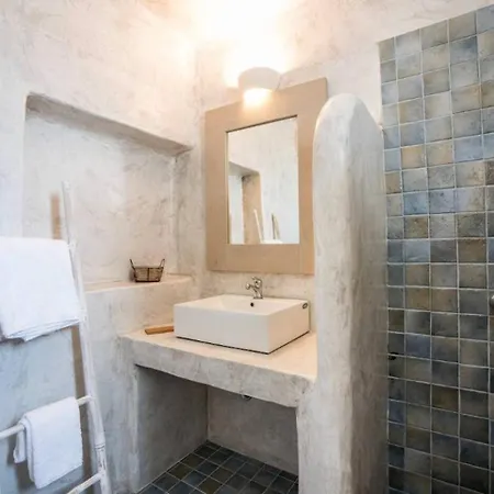 Refreshing Bright Near The * Livadiá