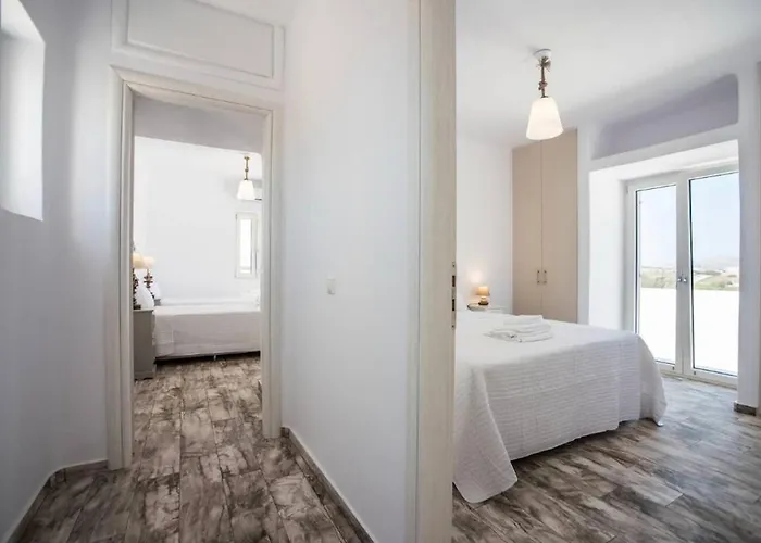 Refreshing Bright Near The Villa Livadeia